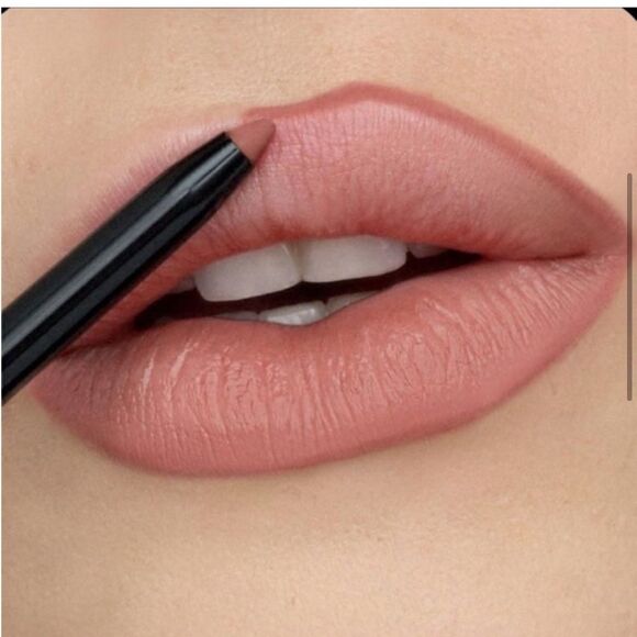 MAC Cosmetics Boldly Bare Lip Pencil 1.45g, NEW - Picture 1 of 4